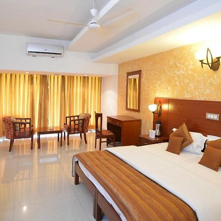 Hotel Raj Hans, Faridabad Eksteriør bilde