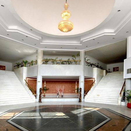 Hotel Raj Hans, Faridabad Eksteriør bilde
