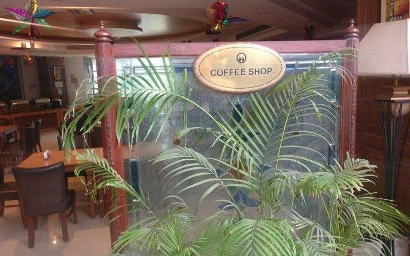 Hotel Raj Hans, Faridabad Eksteriør bilde