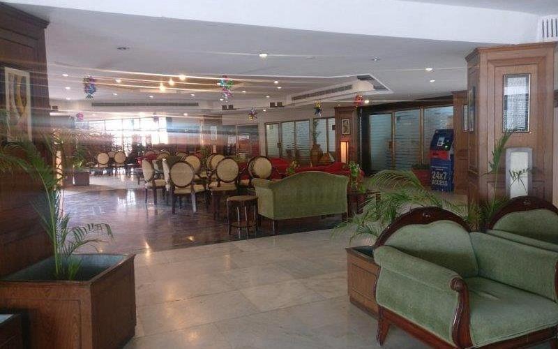 Hotel Raj Hans, Faridabad Eksteriør bilde