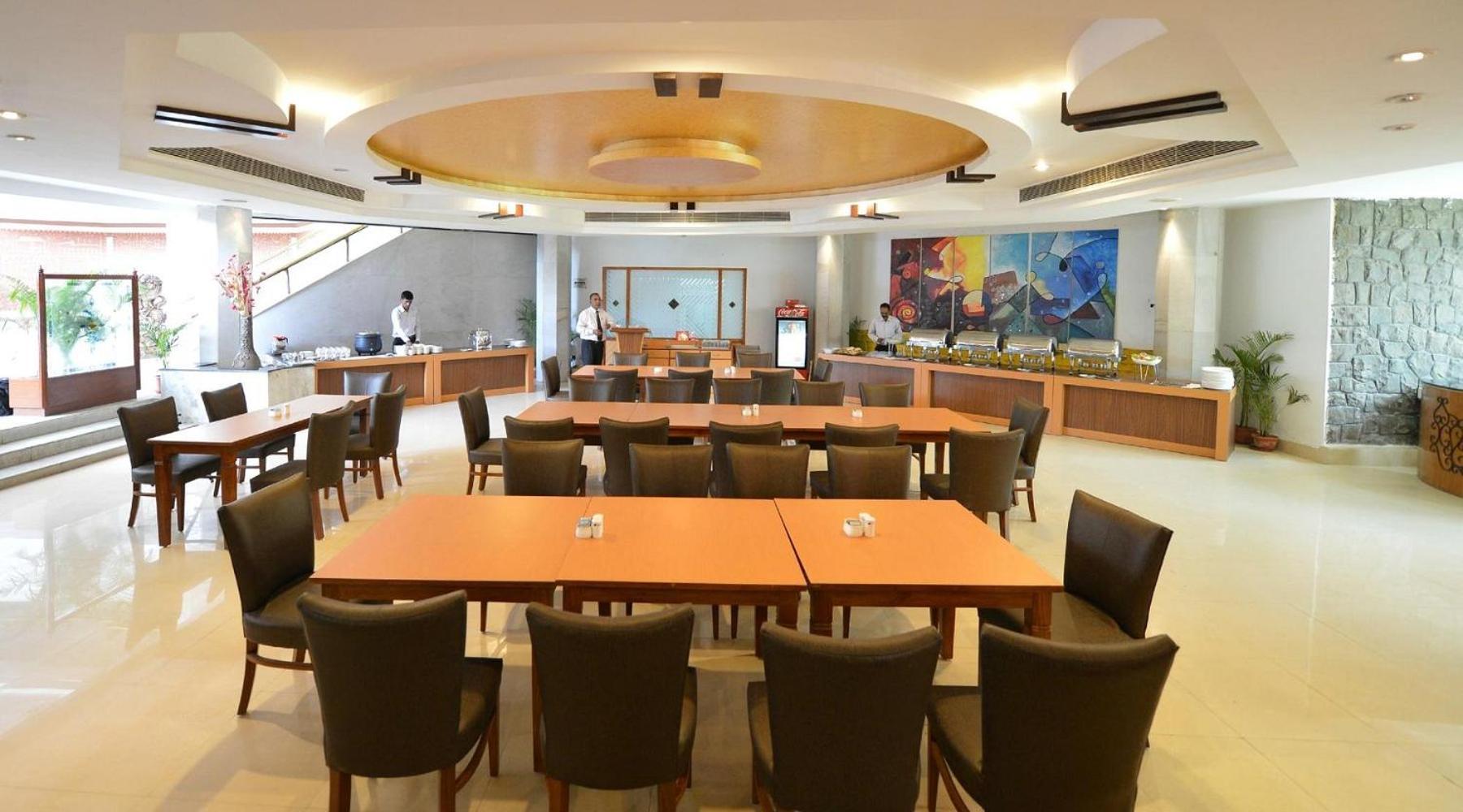 Hotel Raj Hans, Faridabad Eksteriør bilde